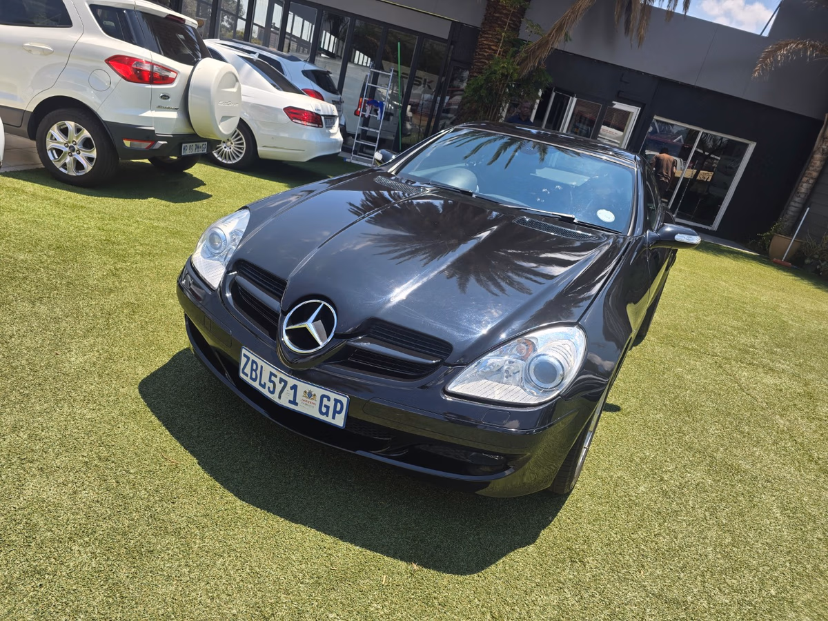 2006 Mercedes-Benz SLK 200 Kompressor — image 1 of 11