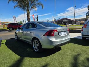 2013 Volvo S60 T4 Excel Auto — thumbnail 3