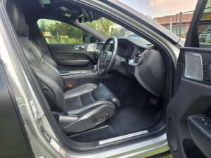 2020 Volvo XC60 D5 Inscription Auto AWD — thumbnail 9