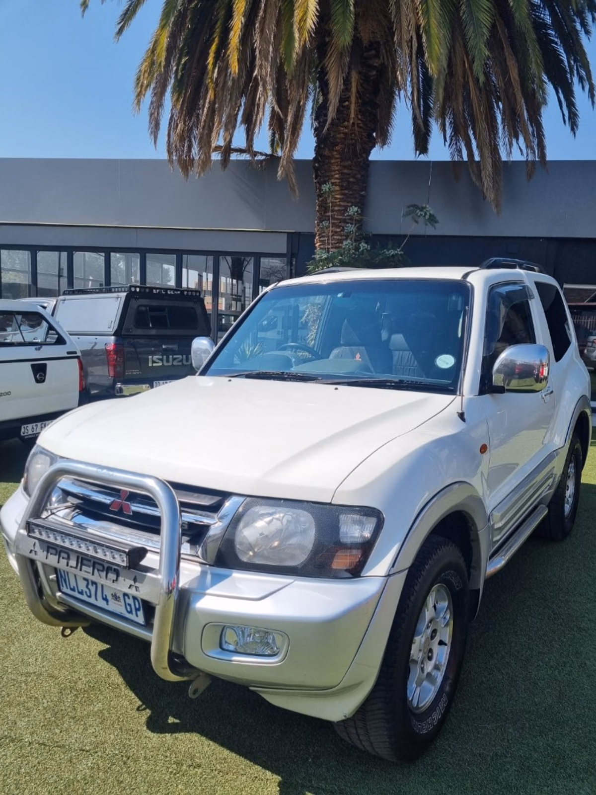 2002 Mitsubishi Pajero 3500i 3-dr Auto — image 1 of 8