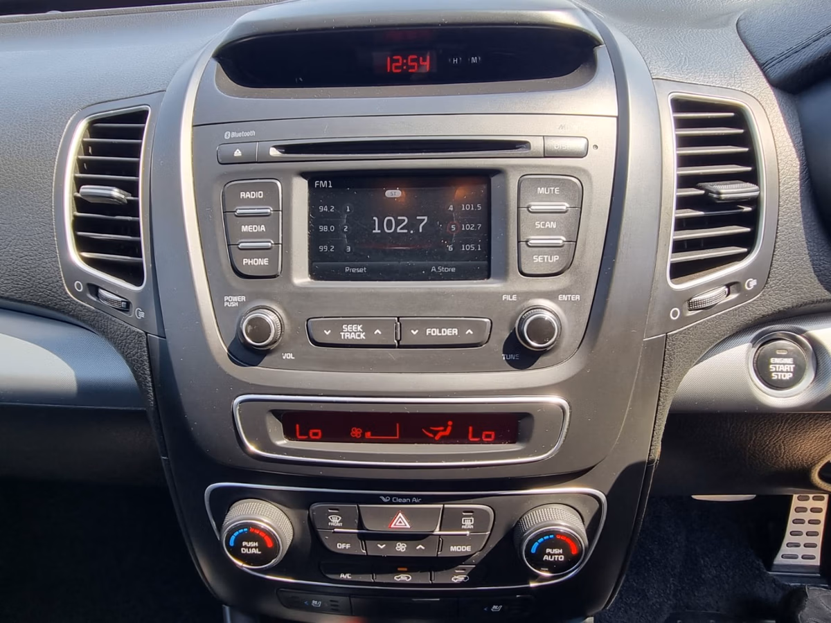 2013 KIA Sorento 2.2 AWD Auto 7-seat — image 1 of 10